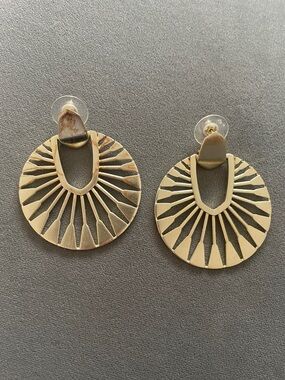 Kendra Scott Gold-Tone Sunburst Earrings